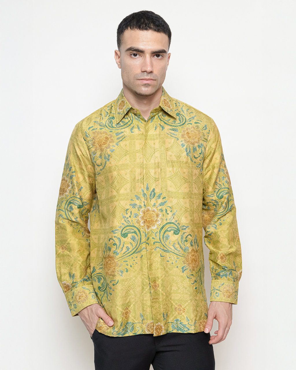 Hand-Drawn Batik Shirt With Junjung Drajat Pattern