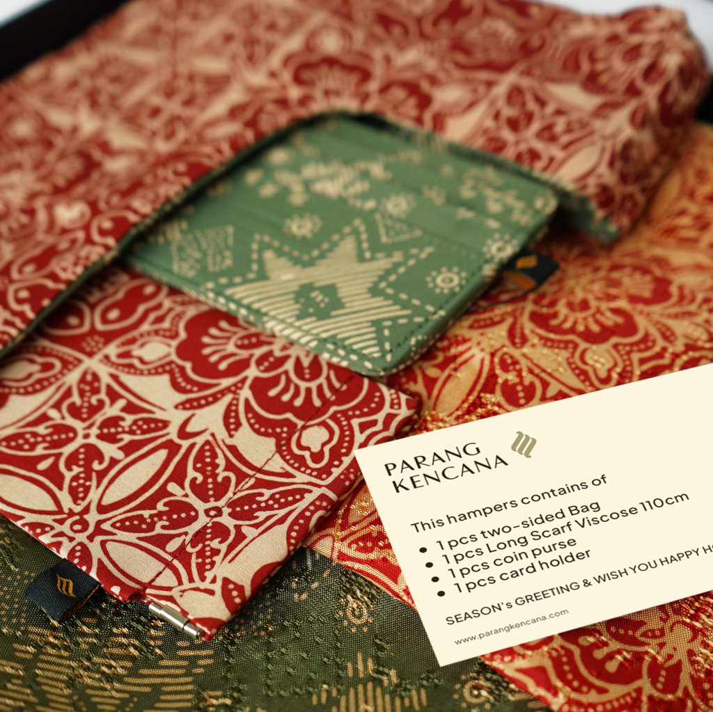 Christmas Hampers A (Red + Green Gradation)